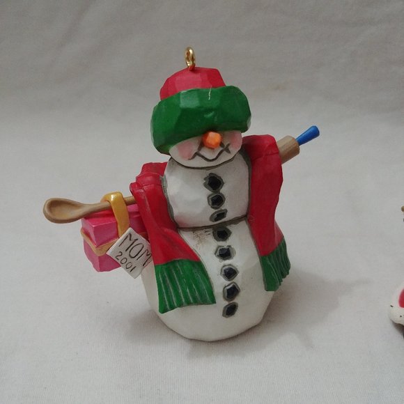 Hallmark Keepsake Ornaments - King Dad & 2001 Mom - Picture 8 of 12